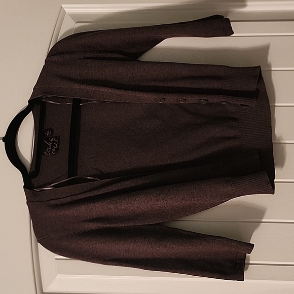 Sweater - Picture 1 of 2